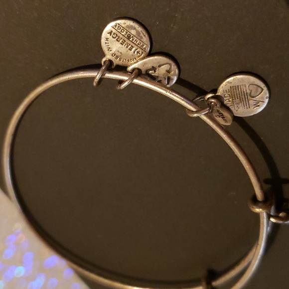 🧚‍♀️Alex & Ani RARE Love Charm RS Expandable Bracelet EUC - Picture 3 of 4